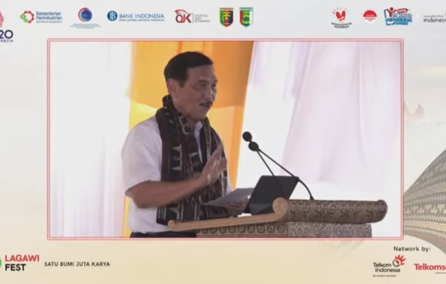 Menko Maritim dan Investasi Luhut Binsar Pandjaitan memberi sambutan dalam puncak acara Gernas BBI Lagawi Fest 2022, di Lampung, 23 Juni 2022.