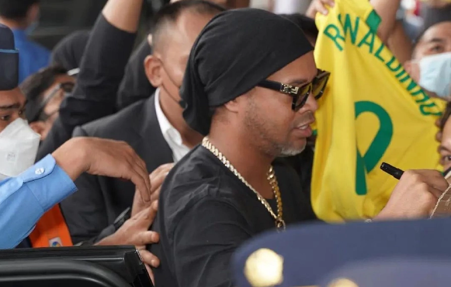 Ronaldinho saat tiba di Bandara Soekarno-Hatta, Tangerang, Jumat 24 Juni 2022.