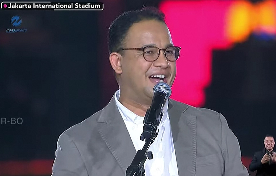 Gubernur DKI Jakarta Anies Baswedan memberikan sambutan dalam acara Malam Puncak Jakarta Hajatan ke-495 di Jakarta International Stadium, Sabtu, 25 Juni 2022.
