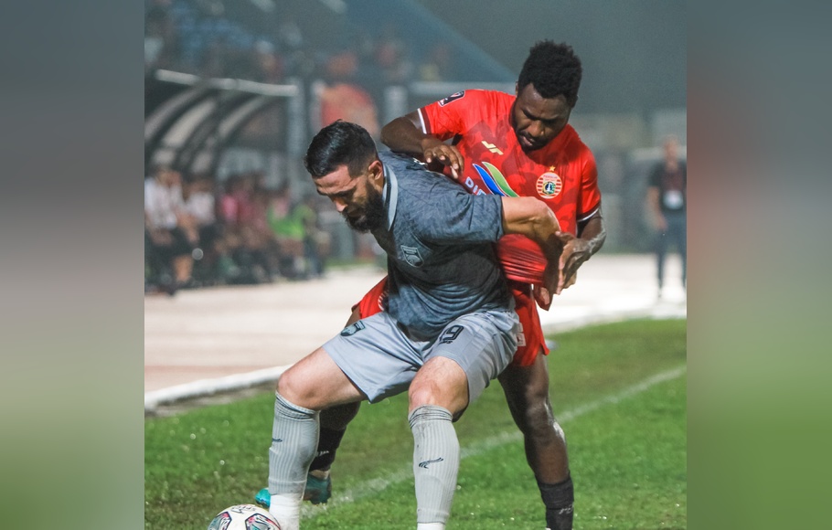 Pertandingan Borneo FC melawan Persija di Samarinda.