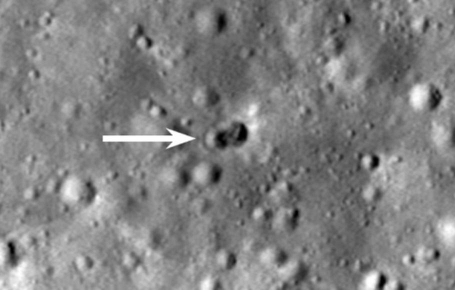 Kawah ganda di sisi jauh Bulan yang terjadi akiban benturan dari roket.