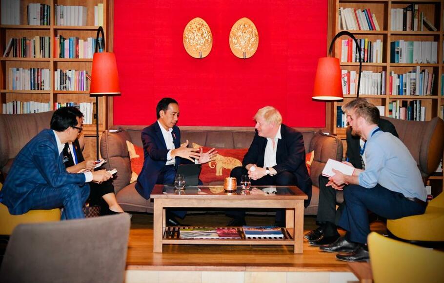 Presiden Joko Widodo (Jokowi) bertemu dengan PM Inggris Boris Johnson di Elmau, Jerman, Senin, 27 Juni 2022.