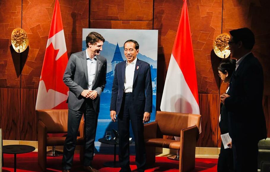 Presiden Joko Widodo (Jokowi) dan Perdana Menteri (PM) Kanada Justin Trudeau melakukan pertemuan bilateral di sela-sela KTT G-7 di Elmau, Jerman, Senin, 27 Juni 2022.