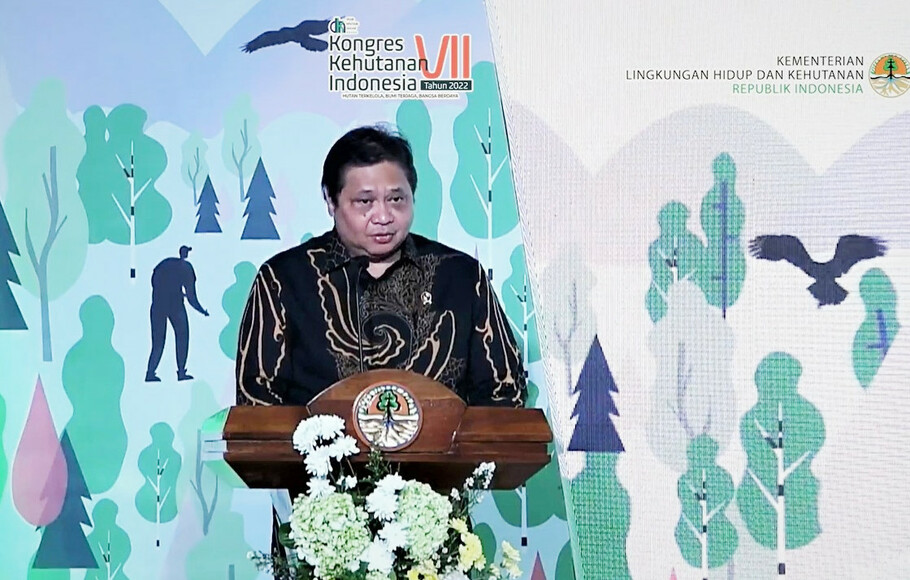 Menteri Koordinator Bidang Perekonomian Airlangga Hartarto dalam Kongres Kehutanan Indonesia VII,  28 Juni 2022.