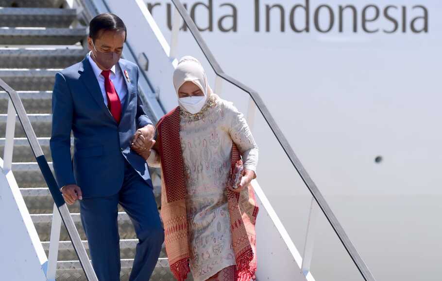 Presiden Joko Widodo (Jokwi) dan Ibu Iriana Joko Widodo beserta delegasi tiba di Bandar Udara Internasional Rzeszow-Jasionka, Polandia sekitar pukul 11.50 waktu setempat, Selasa, 28 Juni 2022.
