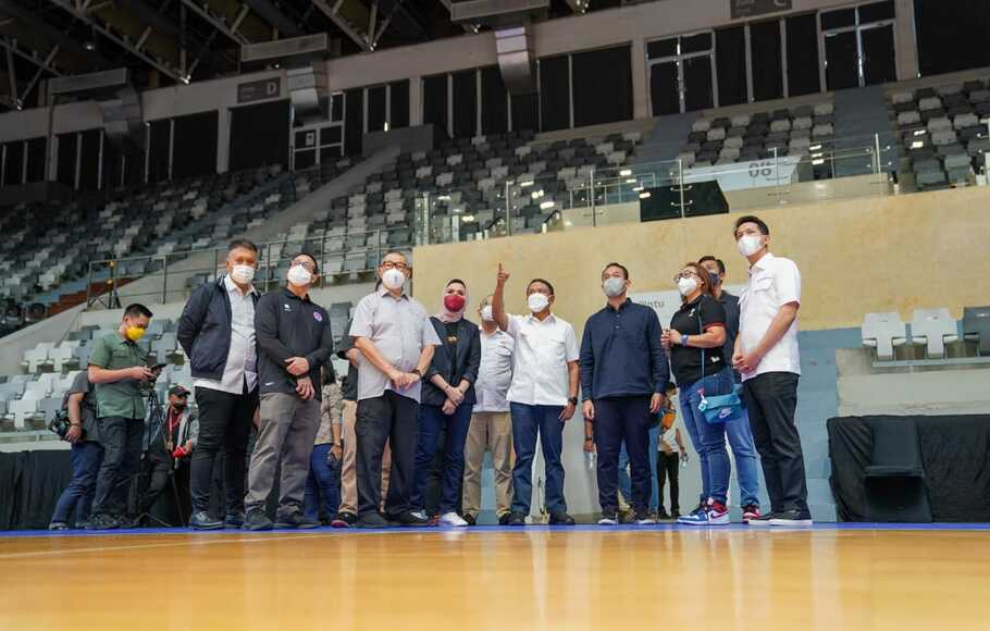 Menpora Zainudin Amali meninjau langsung latihan timnas basket jelang FIBA Asia Cup 2022.