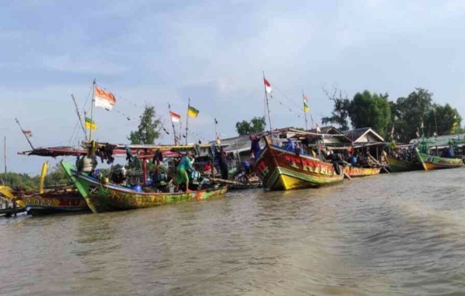 Nelayan di Muaragembong, Kabupaten Bekasi.
