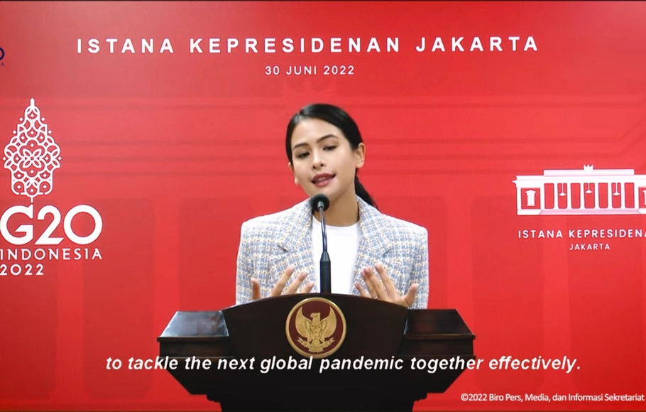 Juru Bicara Pemerintah untuk Presidensi G20 Indonesia, Maudy Ayunda, memberikan keterangan pers di Kantor Presiden, Jakarta, Kamis, 30 Juni 2022.