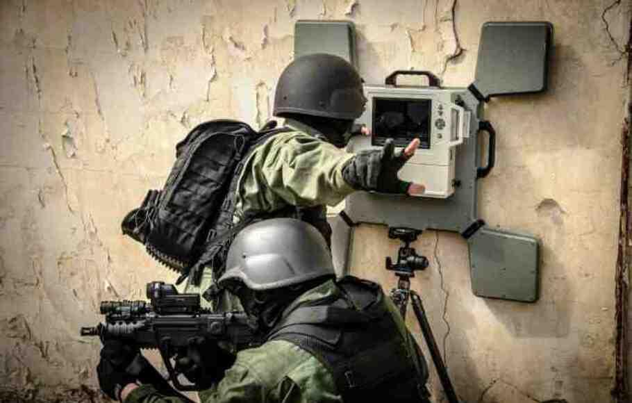 Camero-Tech, perusahaan teknologi Israel telah memperkenalkan Xaver 1000, sistem radar portabel baru yang dapat mendeteksi makhluk hidup melalui dinding yang kokoh.