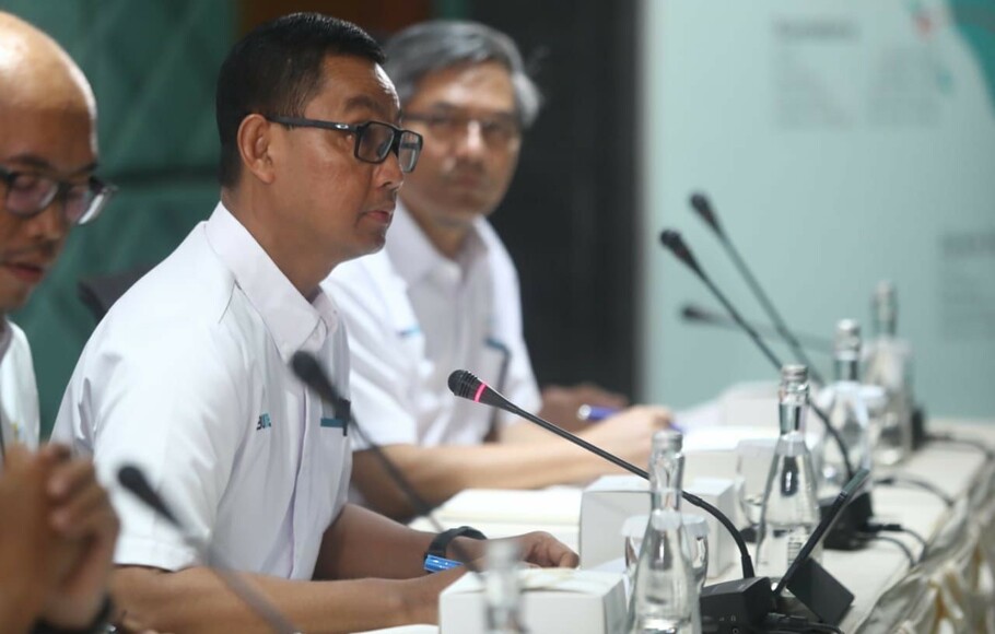 Direktur Utama PLN Darmawan Prasodjo saat melakukan konferensi pers terkait kehadiran negara melalui kompensasi listrik untuk melindungi rakyat dan menjaga momentum pemulihan ekonomi, Jumat 1 Juli 2022.