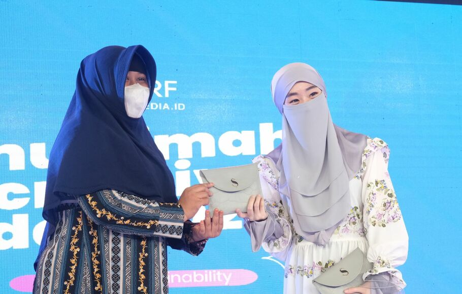 Brand hijab lokal Shade Signature mendukung peran perempuan untuk menjadi sosok yang aktif dan produktif.