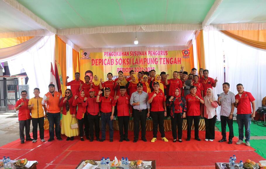 Lucken Felario resmi menjabat sebagai Ketua Dewan Pimpinan Cabang (Depicab) Sentral Organisasi Karyawan Swadiri Indonesia (Soksi) Kabupaten Lampung Tengah. Menyusul, digelarnya pengukuhan pengurus organisasi tersebut, di Bandar Jaya Barat, Minggu (3/7/2022).