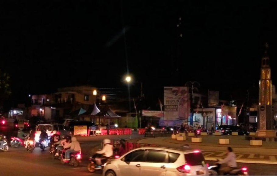 Kendaraan yang melintas di Jalur Utama Cianjur, Jawa Barat, meningkat menjelang Hari Raya Idul Adha, antrean kendaraan terlihat di titik rawan macet, Sabtu 9 Juli 2022.