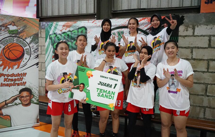 Teman Sandi gelar lomba basket untuk garap pemilih milenial di Bekasi Utara, Kota Bekasi, Jawa Barat, Minggu, 17 Juli 2022.