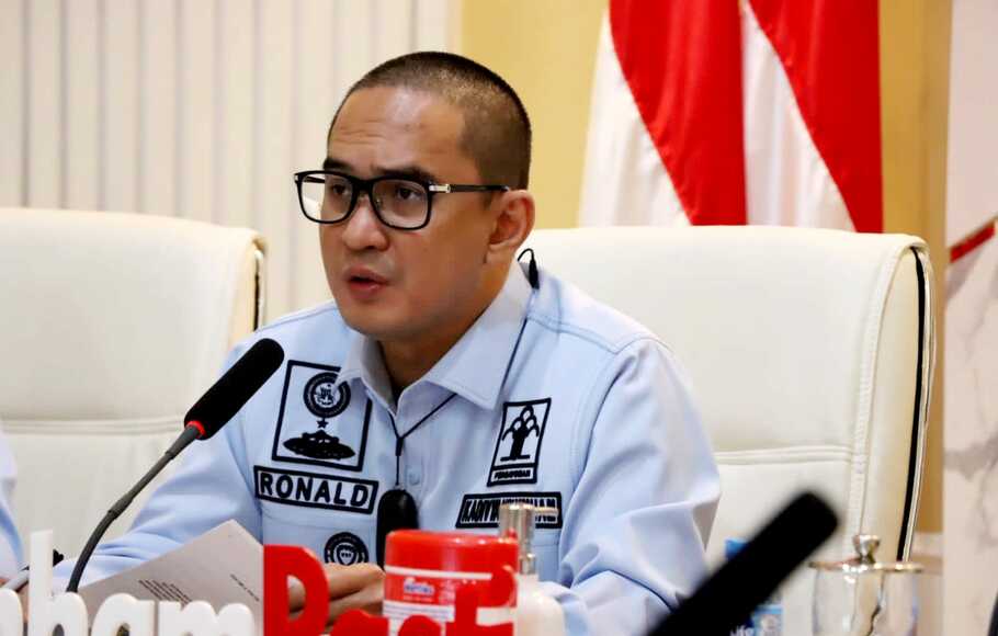 Kepala Divisi Pelayanan Hukum dan HAM DKI Jakarta Ronald Lumbuun.