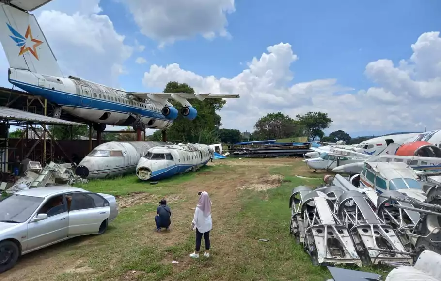 Bangkai pesawat di Kilometer 45 Kampung Jampang, Desa Pondok Udik, Kecamatan Kemang, Kabupaten Bogor