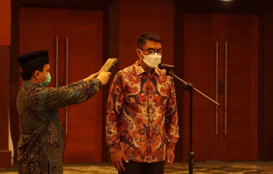 Menteri Keuangan (Menkeu), Sri Mulyani Indrawati, melantik anggota direksi baru PT Sarana Mutigriya Finansial (Persero) atau SMF, Bonai Subiakto di Kemenkeu, Jakarta pada Rabu 27 Juli 2022.