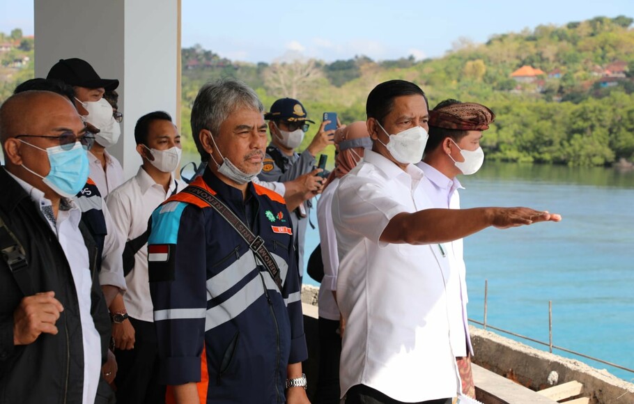 Direktur Jenderal Perhubungan Darat (Dirjen Hubdat) Hendro Sugiatno melakukan peninjauan operasional ke dua pelabuhan penyeberangan di Bali yaitu Pelabuhan Penyeberangan Bias Munjul dan Pelabuhan Penyeberangan Sampalan Nusa Penida pada Kamis 28 Juli 2022.