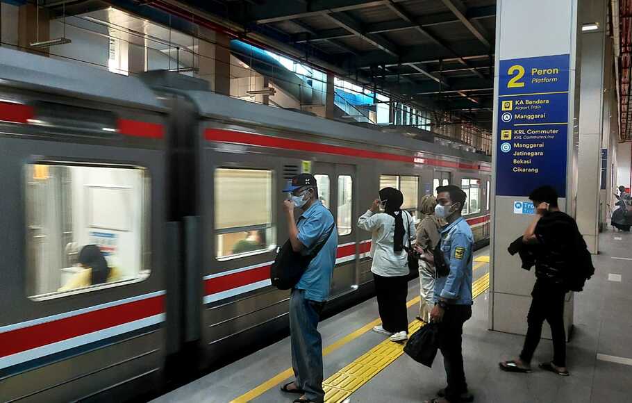 KAI Commuter mencatat 3.149 pengguna KRL hari pertama uji coba pengoperasian Stasiun BNI City sebagai stasiun yang melayani pengguna KRL Sabtu, 30 Juli 2022.