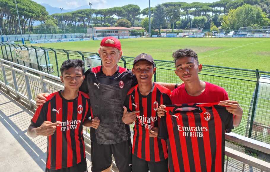 Tiga pesepakbola U-16 asal Sulut (Sulawesi Utara) lolos seleksi Road to AC Milan Academy.
