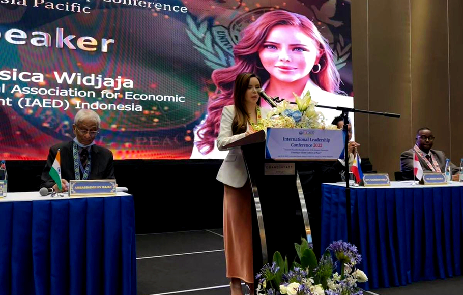 Jessica Widjadja saat mewakili Indonesia sebagai salah satu pembicara dalam International Leadership Forum 2022 di Manila, Filipina, Sabtu 30 Juli 2022.