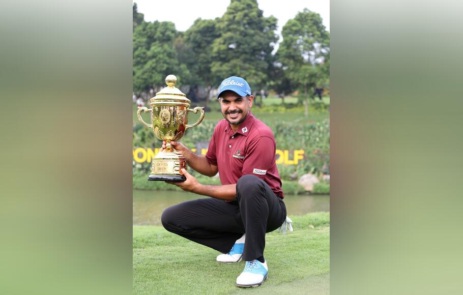 Pegolf asal India Gaganjeet Bhullar saat menjuarai Mandiri Indonesia Open 2022 di Pondok Indah Golf Course, Jakarta, Minggu 7 Agustus 2022.