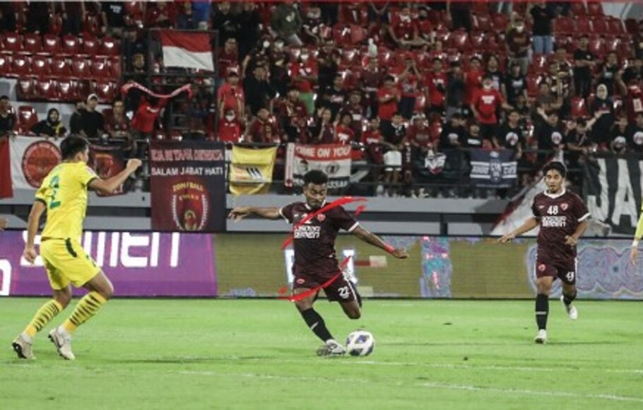 PSM Makassar melenggang ke babak final Piala AFC 2022 setelahg mengalahkan tim Malaysia, Kedah Darul Aman dengan skor akhir 2-1 di Stadion Kapten I Wayan Dipta, Gianyar, Bali, Selasa, 9 Agustus 2022.