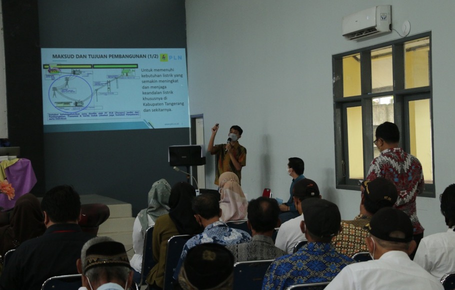 PT PLN (Persero) Unit Induk Pembangunan Jawa Bagian Barat (PLN UIP JBB) menggelar konsultasi publik terkait pembangunan proyek transmisi Saluran Udara Tegangan Tinggi (SUTT) 150 kV Tigaraksa II, Tigaraksa, Kabupaten Tangerang.