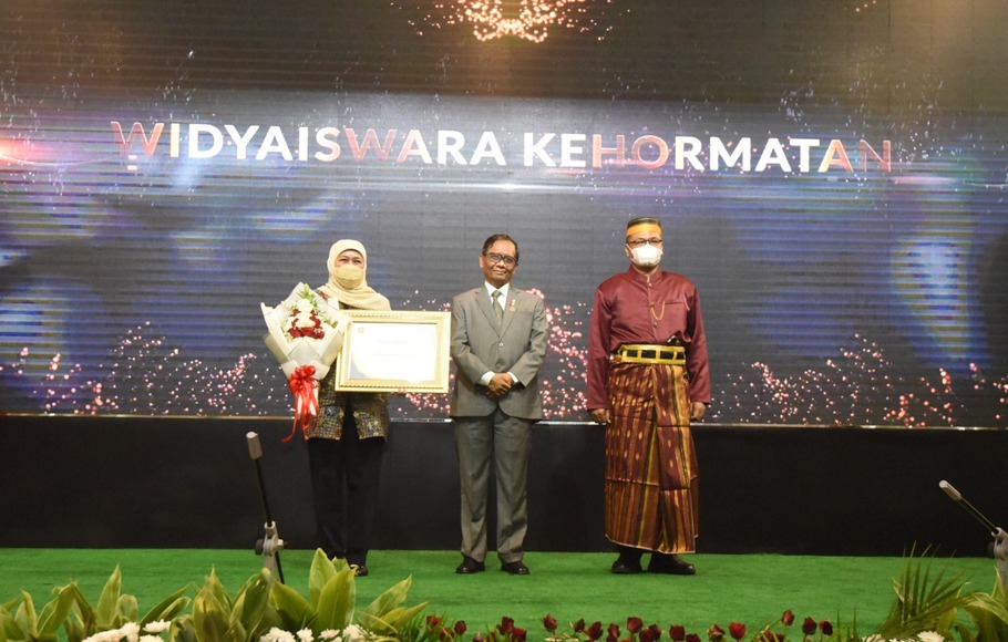 Kepala LAN, Dr Adi Suryanto, MSi saat penyerahan LAN Award dalam rangka HUT ke-65 LAN, Jakarta, Selasa  9 Agustus 2022