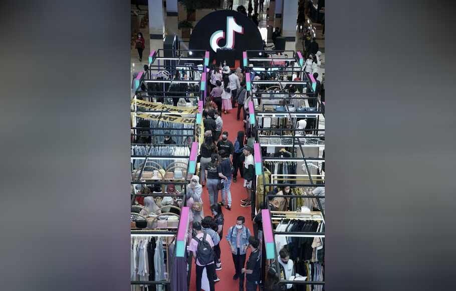 Suasana pameran TikTok Shop For Your Fashion yang menghadirkan 12 merek fersyen lokal di Mal Kota Kasablanka, Jakarta pada 11-21 Agustus 2022. 