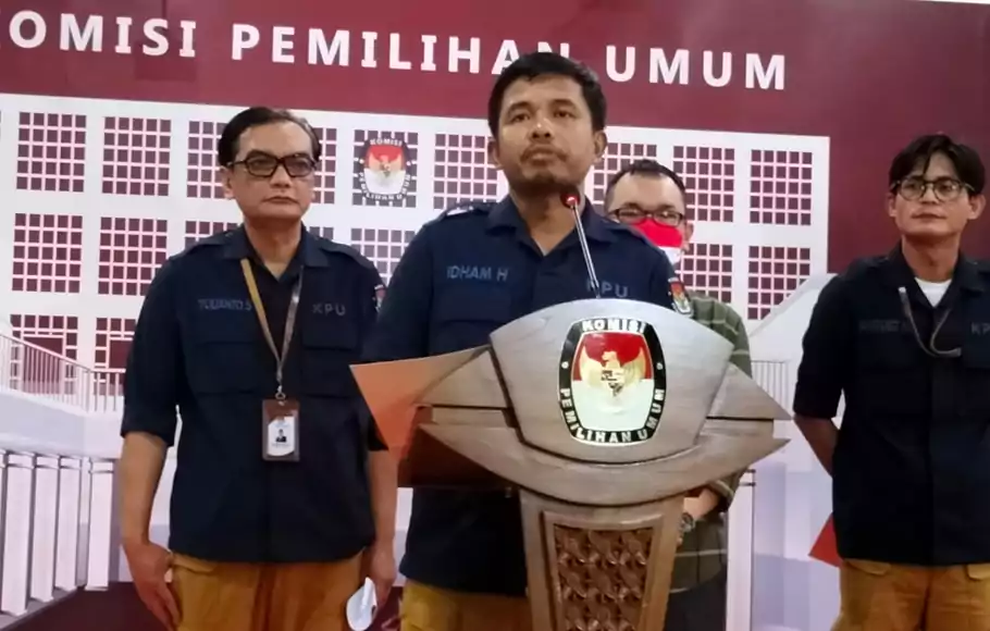 Anggota KPU Idham Holik saat konferensi pers di Kantor KPU, Jalan Imam Bonjol, Menteng, Jakarta Pusat, Jumat, 12 Agustus 2022.