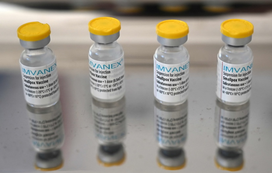 Dosis Imvanex, vaksin untuk melindungi dari virus cacar monyet. (Foto oleh 