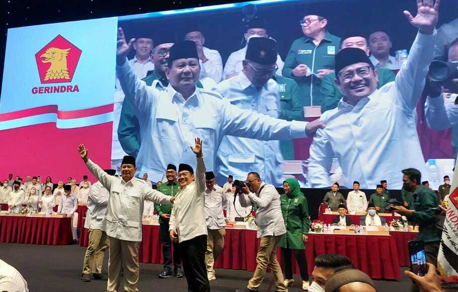 Ketua Umum Partai Gerindra Prabowo Subianto bersama dengan Ketum PKB Muhaimin Iskandar secara resmi menandatangani kesepakatan berkoalisi menuju Pilpres 2024 di acara Rapimnas Partai Gerindra, Sentul, Bogor, Sabtu 13 Agustus 2022.