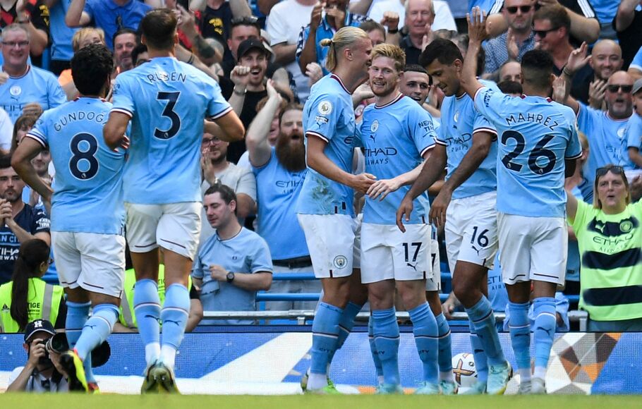 Pemain Manchester City merayakan gol yang dicetak Kevin de Bruyne ke gawang Bournemouth, Sabtu, 13 Agustus 2022.