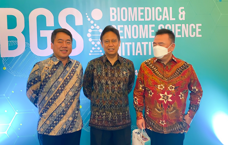 Menteri Kesehatan (Menkes), Budi Gunadi Sadikin (tengah), dalam peluncuran Biomedical & Genome Science Initiative (BGSi) di Gedung Eijkman RSUPN Dr. Cipto Mangunkusumo (RSCM), Minggu 14 Agustus 2022.