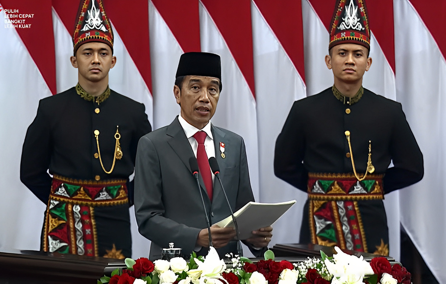 Presiden Joko Widodo menyampaikan pidato RUU Tentang APBN tahun anggaran 2023 disertai nota keuangan dan dokumen pendukungnya, di gedung Parlemen DPR RI, di Jakarta, Selasa, 16 Agustus 2022.