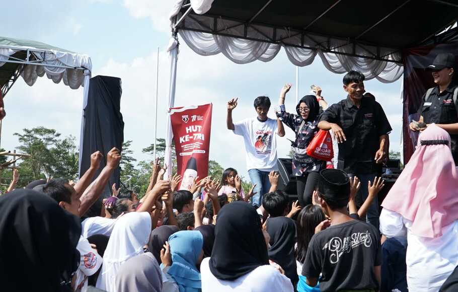 Sahabat Ganjar mengadakan lomba dalam rangka HUT RI ke-77 di Bekasi, Jawa Barat, Rabu, 17 Agustus 2022.