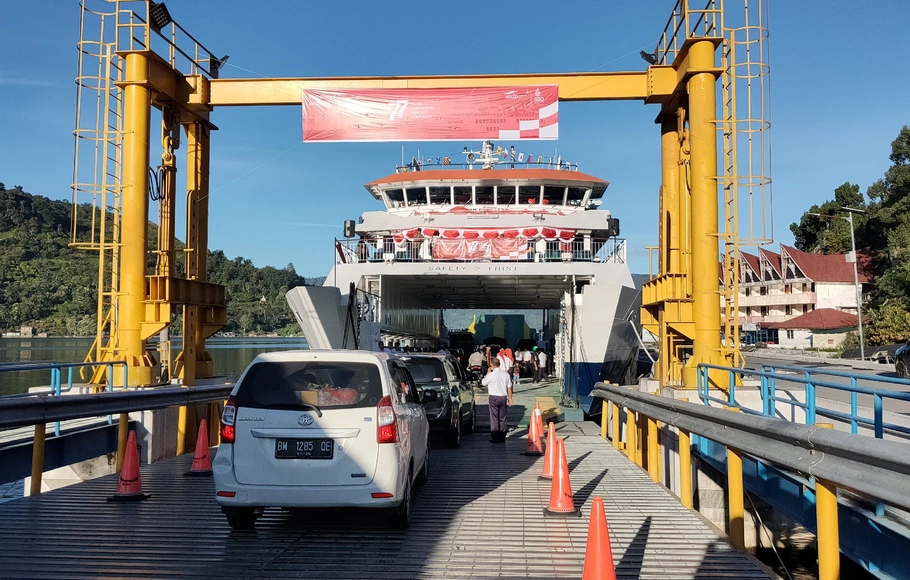 Salah satu layanan penyeberangan milik PT ASDP Indonesia Ferry.