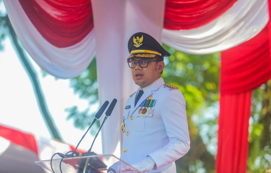 Wali Kota Bogor Bima Arya saat memberikan sambutan dalam peringatan HUT Ke-77 RI di Taman Sempur, Kota Bogor, Rabu 17 Agustus 2022