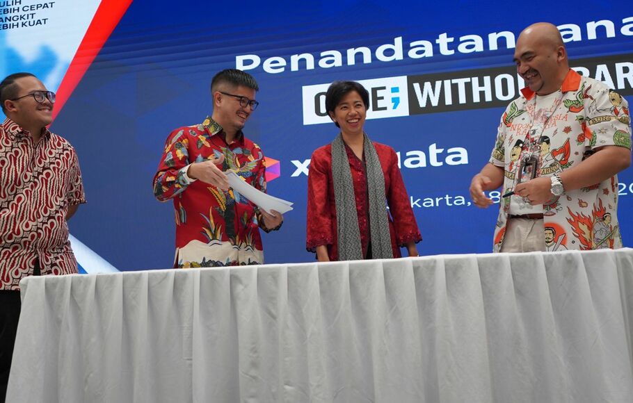 XL Axiata bersama Microsoft Indonesia menggelar penandatanganan nota kesepahamanan atau Memorandum of Understanding (MoU) guna menerapkan Code; Without Barriers (CWB), Jakarta, 18 Agustus 2022.