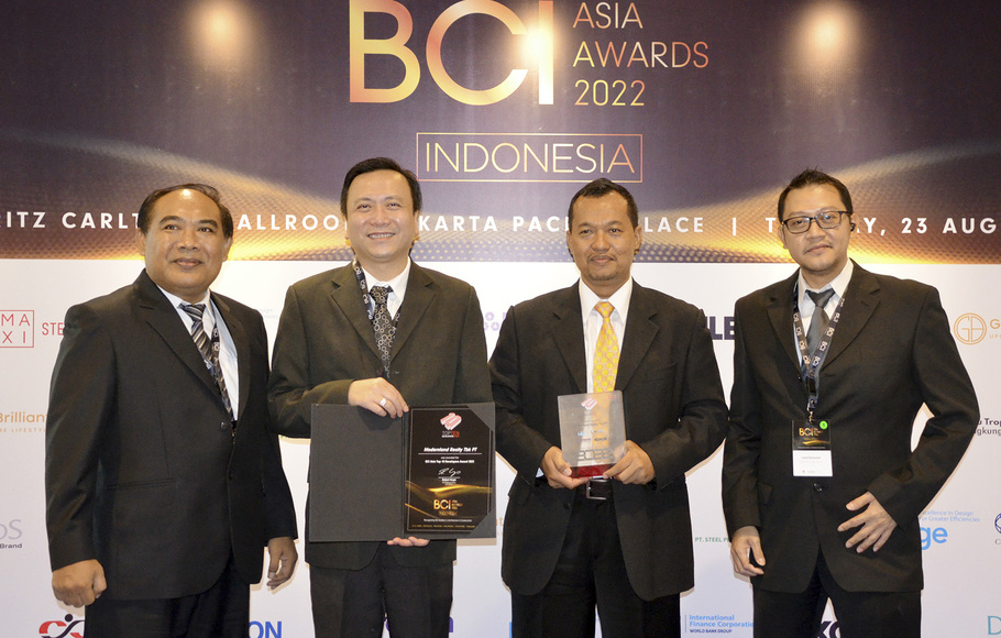 PT Modernland Realty Tbk dinobatkan sebagai salah satu Top 10 Developers Indonesia di ajang BCI Asia Awards 2022. Penghargaan ini diselenggarakan di Ballroom Ritz Carlton Hotel Pacific Place, Rabu, 23 Agustus 2022.