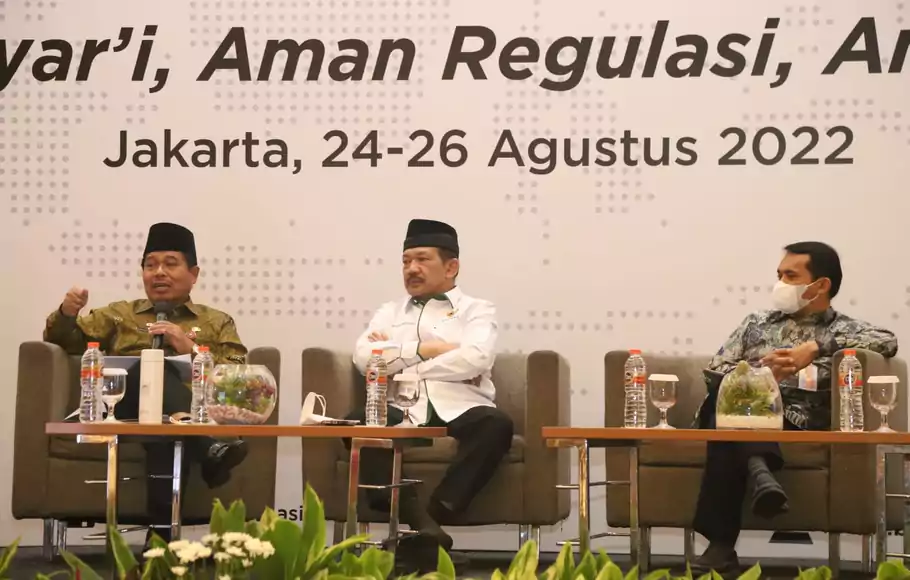 Sekjen Kemendagri Suhajar Diantoro (kiri) di acara Rapat Koordinasi Nasional (Rakornas) Baznas bertajuk “Aman Syar’i, Aman Regulasi, Aman NKRI” di Jakarta, Rabu, 24 Agustus 2022.