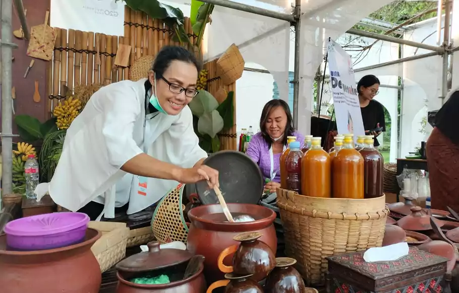 Kementerian Pendidikan, Kebudayaan, Riset, dan Teknologi (Kemendikbudristek) menggelar Festival Indonesia Bertutur 2022 di Kawasan Candi Borobudur, Magelang, Jawa Tengah, pada 7-11 September 2022.