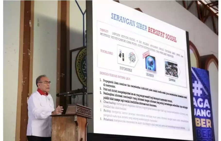 Kepala BSSN Letjen TNI (Purn) Hinsa Siburian, di kegiatan Kuliah Umum dan Talkshow Jaga Ruang Siber bertemakan 