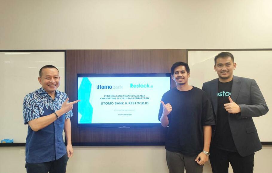 Restock.id, perusahaan peer to peer (P2P) lending berbasis di Jakarta, melakukan penandatanganan kerja sama dengan PT BPR Utomo Manunggal Sejahtera Lampung (Bank Utomo) untuk menyalurkan pembiayaan usaha inventory financing kepada UMKM (borrowers).