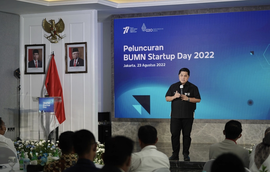Menteri BUMN Erick Thohir memaparkan bagaimana potensi besar dari pertemuan gelombang besar BUMN dengan berbagai sektor dan industri dengan startup yang gesit dalam memanfaatkan teknologi akan menghasilkan akselerasi pemulihan ekonomi, dalam peluncuran BUMN Startup Day 2022 di kantor Kementerian BUMN, Jakarta, 23 Agustus 2022. 