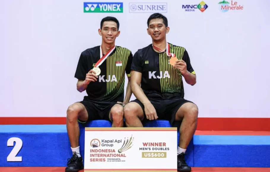 Ganda putra tuan rumah Alfian Eko Prasetya/Ade Yusuf Santoso merebut gelar juara  Indonesia International Series 2022.