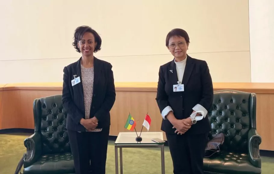 Menlu Retno Marsudi bertemu dengan Menteri Kesehatan Ethiopia Lia Tadesse Gebremedhin di sela-sela High Level Week Sidang Majelis Umum ke-77 PBB di New York, Amerika Serikat.