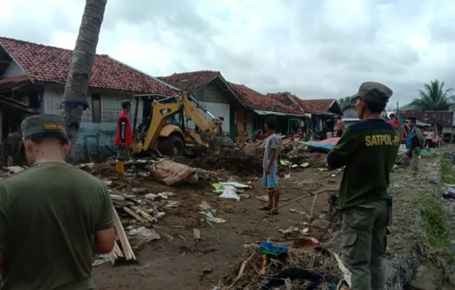 Kondisi daerah yang terdampak banjir di Kabupaten Garut, Provinsi Jawa Barat, Senin, 26 September 2022.