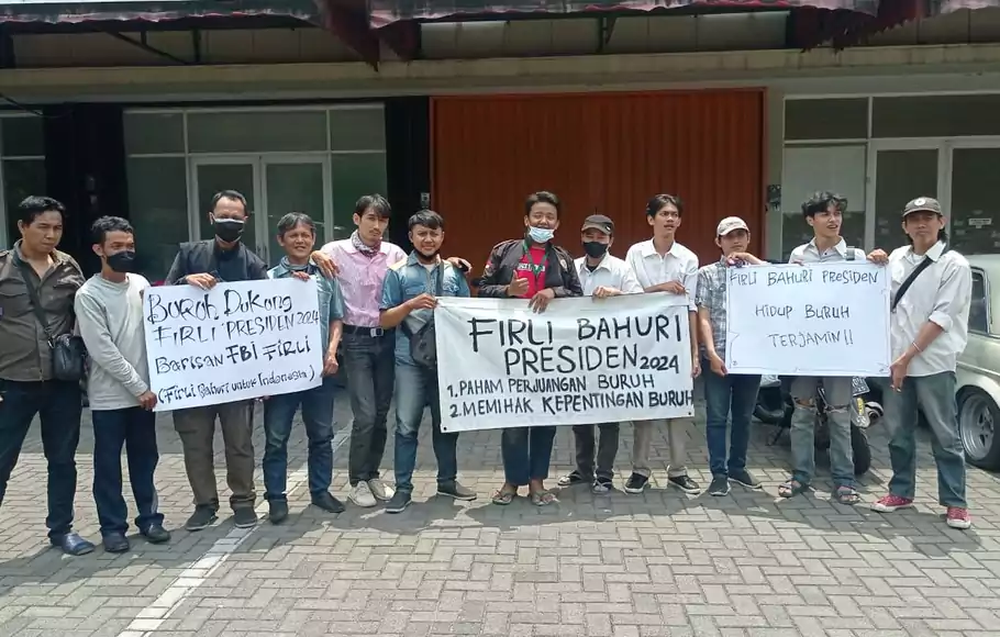 Sejumlah buruh di Kota Samarinda, Kalimantan Timur mendeklarasikan dukungan kepada Ketua KPK Firli Bahuri untuk maju di Pilpres 2024.